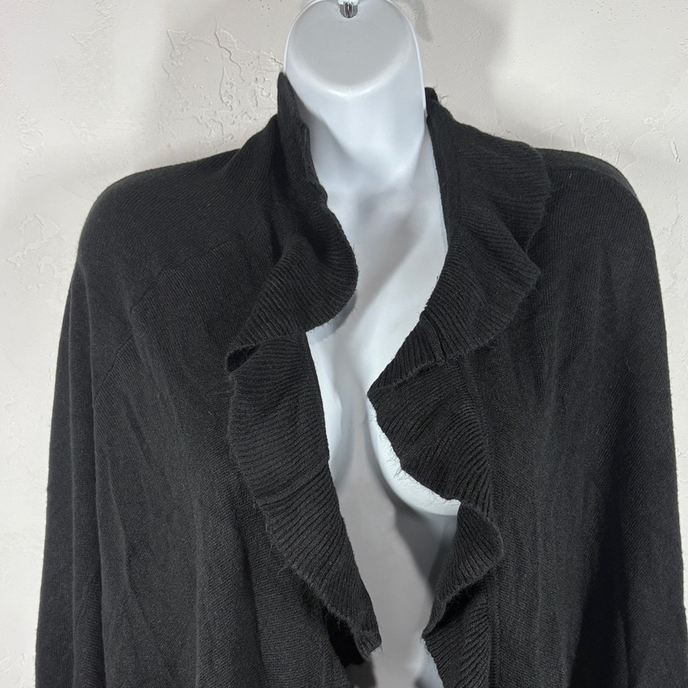 Geneology Black Ruffled Open Wrap - Picture 2 of 8